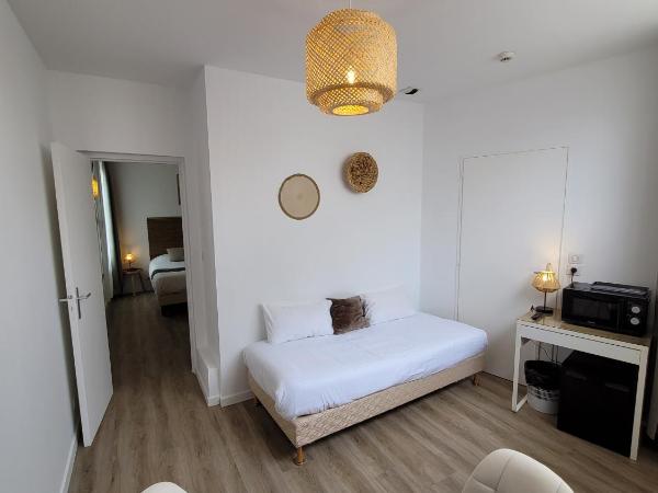 Le Relais du Valois Cognac Centre : photo 4 de la chambre chambre triple classique