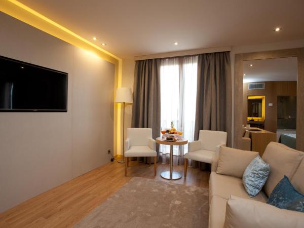 M.A. Hotel Sevilla Congresos : photo 8 de la chambre suite junior