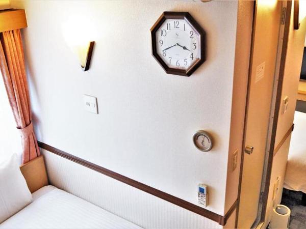 Toyoko Inn Osaka Semba Higashi : photo 1 de la chambre chambre lits jumeaux - non-fumeurs