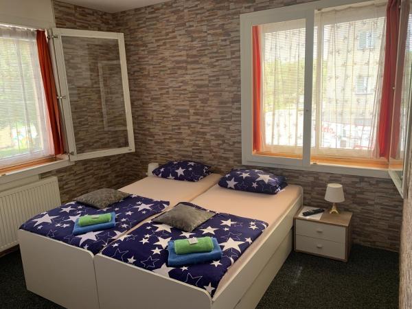 ZLATÁ-ÉRA : photo 2 de la chambre chambre double avec salle de bains privative