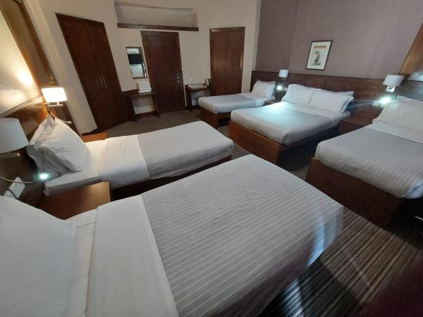 Edinburgh House Hotel : photo 6 de la chambre chambre familiale avec douche