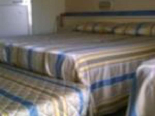 Hotel Moderno : photo 6 de la chambre chambre quadruple