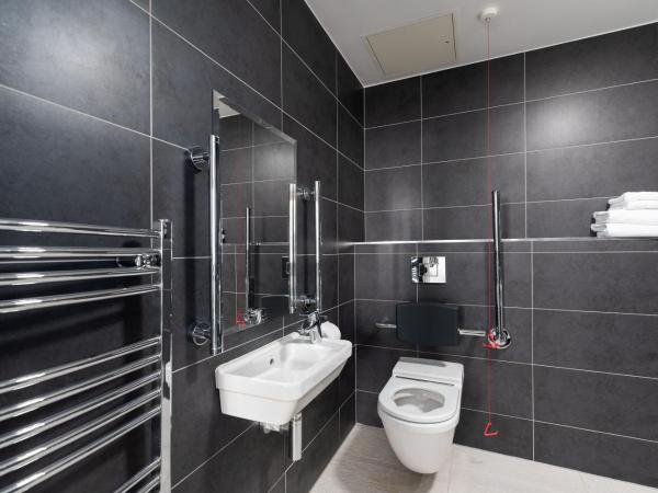 Best Western Carlton Hotel : photo 6 de la chambre chambre lit king-size supérieure - accessible aux personnes à mobilité réduite