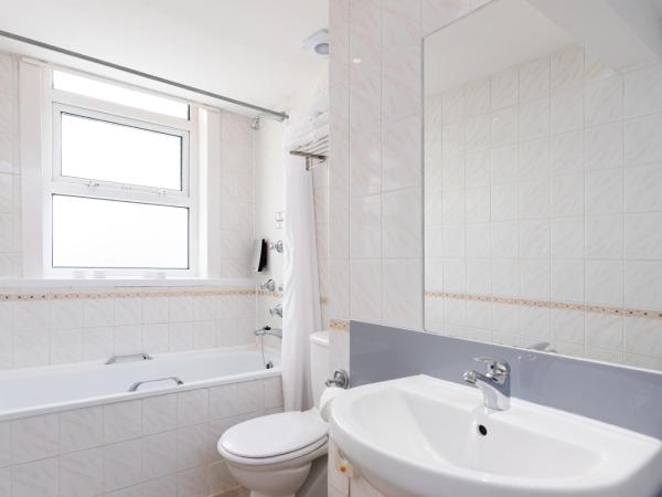 Best Western Carlton Hotel : photo 4 de la chambre standard family room with one double and one bunk beds