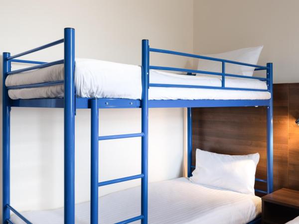 Best Western Carlton Hotel : photo 2 de la chambre standard family room with one double and one bunk beds