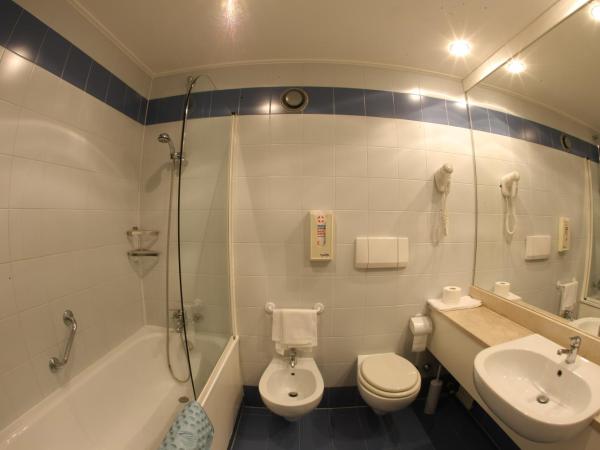 Etoile Du Nord : photo 4 de la chambre chambre quadruple standard