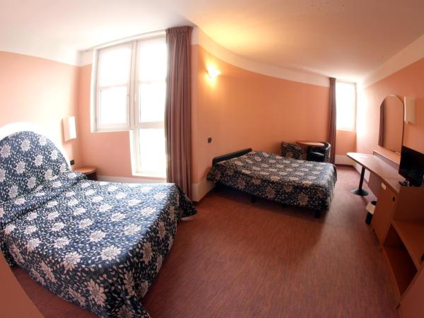 Etoile Du Nord : photo 1 de la chambre chambre triple standard