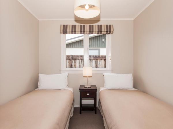 Wanaka View Motel : photo 6 de la chambre appartement 3 chambres - vue sur lac