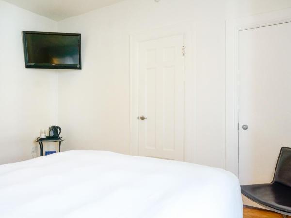 Herbert Hotel : photo 5 de la chambre chambre lit queen-size avec salle de bains commune