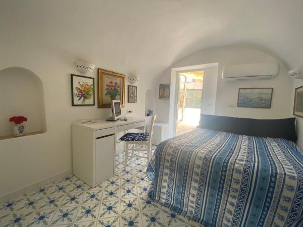 Villa Striano Capri : photo 4 de la chambre chambre simple avec terrasse