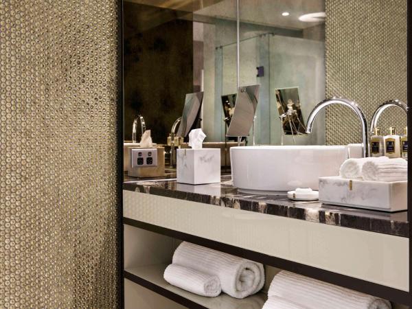 Fable Auckland, MGallery : photo 4 de la chambre chambre de luxe avec lit king-size - vue sur ville