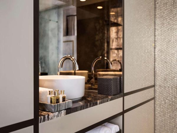 Fable Auckland, MGallery : photo 5 de la chambre chambre de luxe avec lit king-size - vue sur ville
