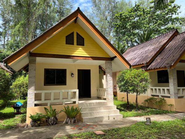Ao Thong beach Resort : photo 9 de la chambre bungalow (2 adultes)