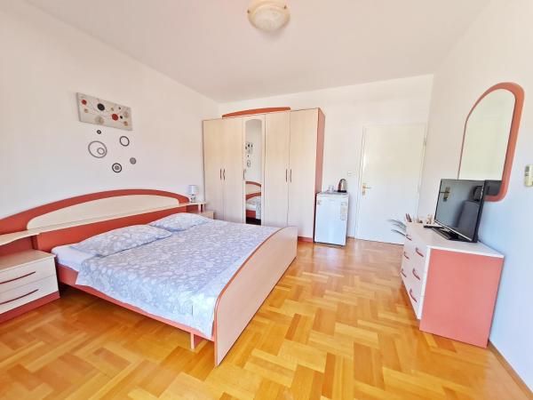 Rooms and Apartments Porat : photo 3 de la chambre chambre double avec balcon - vue sur mer