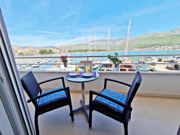 Rooms and Apartments Porat : photo 4 de la chambre studio avec balcon et vue sur la mer