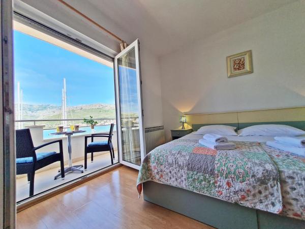 Rooms and Apartments Porat : photo 10 de la chambre studio avec balcon et vue sur la mer