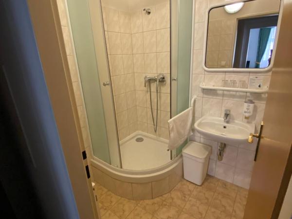 Hotel Omega Brno : photo 1 de la chambre chambre double ou lits jumeaux