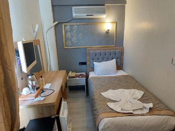 PARIS HOTEL CAFE RESTAURANT : photo 8 de la chambre chambre simple