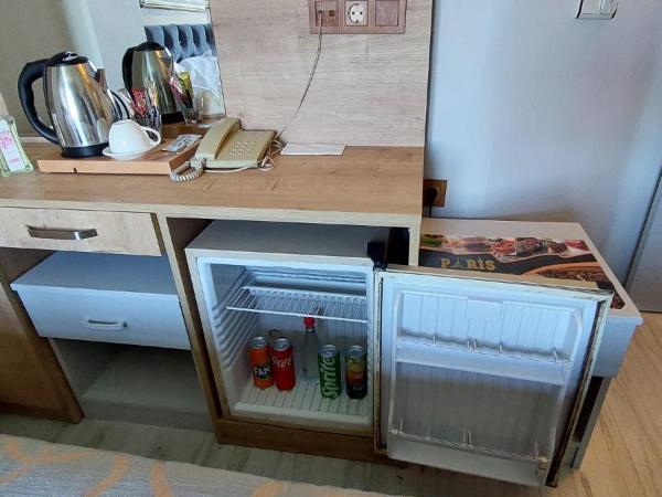 PARIS HOTEL CAFE RESTAURANT : photo 5 de la chambre chambre triple standard