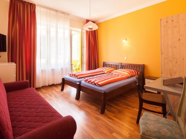 Hotel Marco Polo : photo 1 de la chambre chambre double ou lits jumeaux standard avec canapé-lit