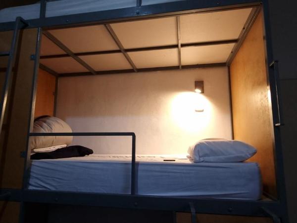 Katana Capsule Hostel : photo 3 de la chambre lit dans dortoir pour femmes de 6 lits