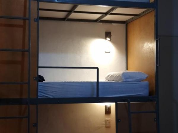 Katana Capsule Hostel : photo 1 de la chambre lit dans dortoir mixte de 6 lits