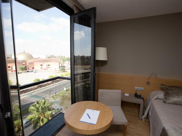 M.A. Hotel Sevilla Congresos : photo 7 de la chambre chambre double ou lits jumeaux