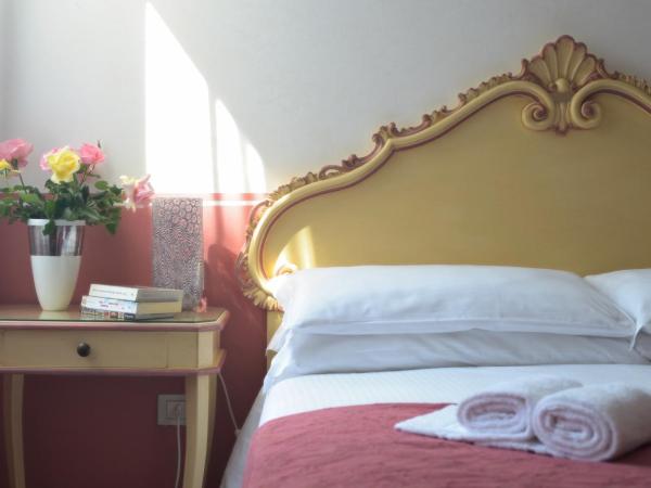 Ca' San Trovaso - 6 Rooms : photo 5 de la chambre chambre double