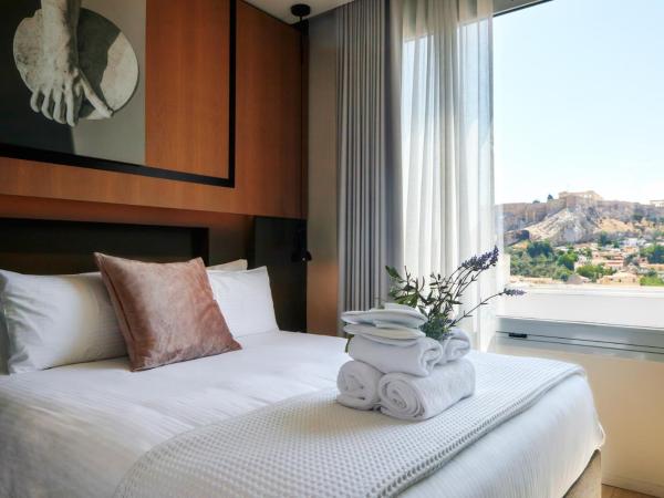 Urban Frame Plaka : photo 6 de la chambre chambre deluxe avec terrasse privée - vue panoramique sur acropole et lycabette