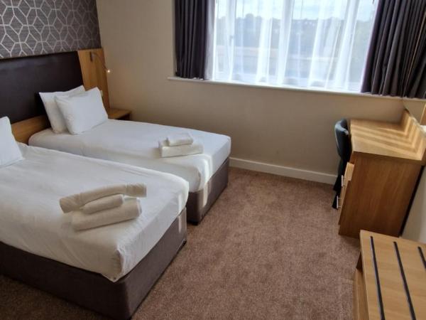 Best Western Northfields Ealing Hotel : photo 9 de la chambre chambre lits jumeaux supérieure avec kitchenette