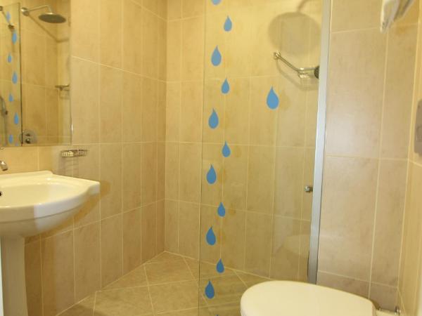 Gallion Hotel : photo 4 de la chambre chambre triple standard