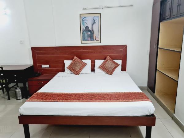 YWCA International Guest House : photo 2 de la chambre chambre deluxe double ou lits jumeaux