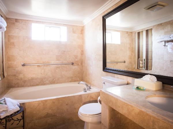 Best Western Plus Sunset Plaza Hotel : photo 3 de la chambre suite avec 2 lits queen-size et balcon - non-fumeurs