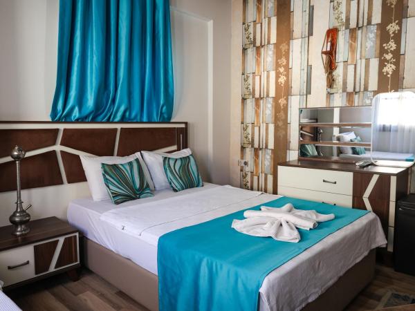 Grand Erken Hotel : photo 5 de la chambre chambre triple