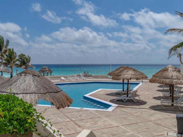 Ocean View Three Bedroom, Three Story Penthouse by the Beach : photo 6 de la chambre penthouse