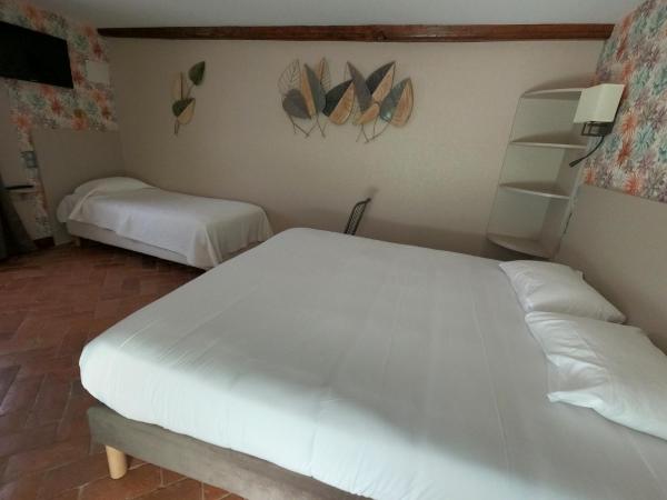 Beaune Hôtel : photo 3 de la chambre chambre familiale (4 personnes)