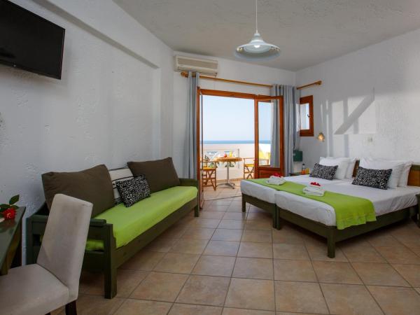 Romantica Hotel Apartments by Estia : photo 1 de la chambre studio triple standard