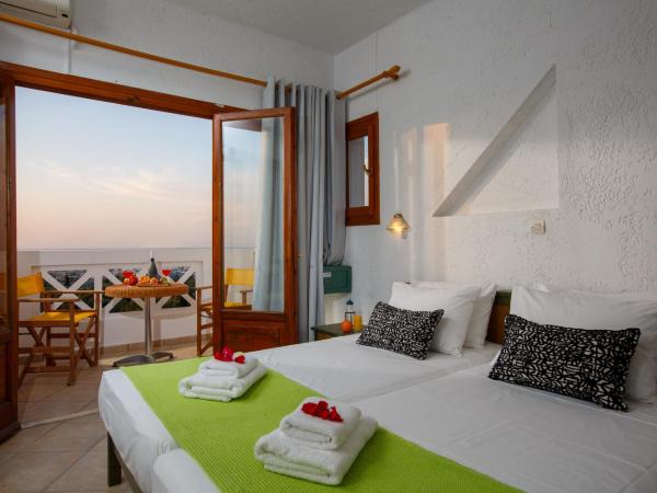 Romantica Hotel Apartments by Estia : photo 6 de la chambre studio triple standard