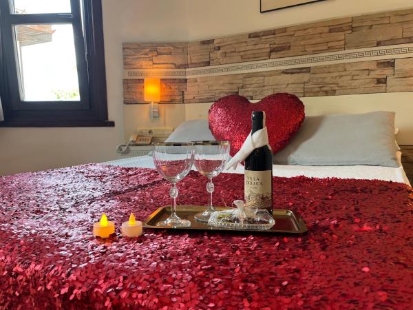 Aspen Hotel Kaleiçi : photo 2 de la chambre chambre lune de miel