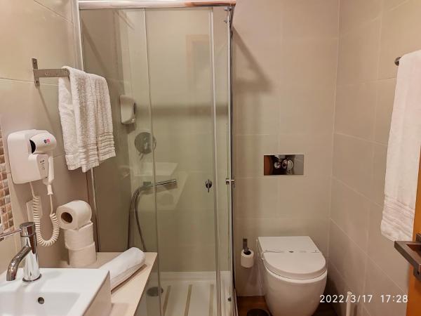 Consolação Pedramar : photo 2 de la chambre chambre double ou lits jumeaux avec salle de bains privative