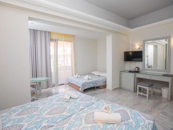 Anita Beach Hotel- Adults Only : photo 4 de la chambre chambre quadruple - vue ville