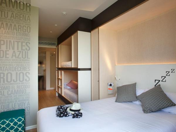 TOC Hostel Barcelona : photo 3 de la chambre chambre quadruple