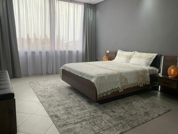 Riad L'Aéroport : photo 3 de la chambre chambre double avec salle de bains privative