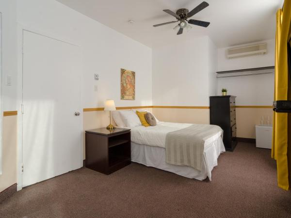 Hotel Dorion : photo 4 de la chambre chambre double deluxe avec lit d'appoint