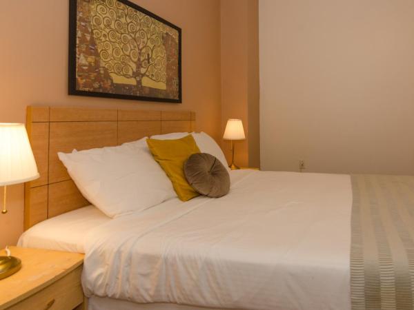 Hotel Dorion : photo 8 de la chambre chambre double avec salle de bains privative