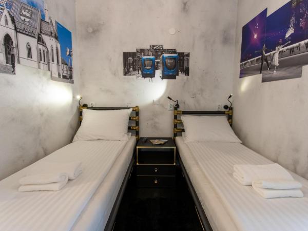 Timeout Heritage Hotel Zagreb : photo 9 de la chambre chambre lits jumeaux avec balcon