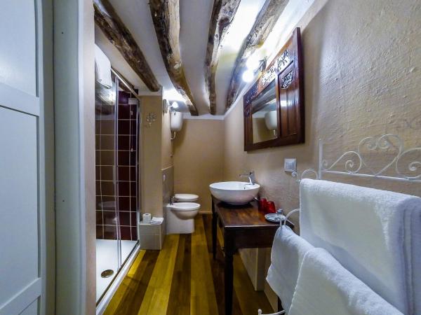 Relais Santa Croce : photo 3 de la chambre petite chambre double - en duplex