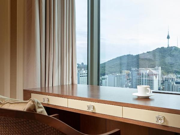 Lotte Hotel Seoul Executive Tower : photo 2 de la chambre suite exécutive deluxe - chambre lits jumeaux avec 1 lit d'appoint - accès au salon pour 3 personnes
