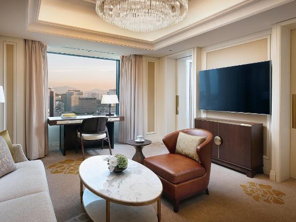 Lotte Hotel Seoul Executive Tower : photo 4 de la chambre suite exécutive deluxe - chambre lits jumeaux avec 1 lit d'appoint - accès au salon pour 3 personnes