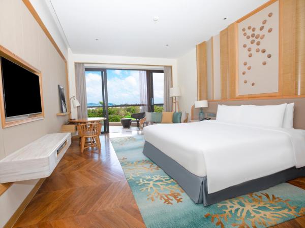 Sofitel Sanya Leeman Resort : photo 1 de la chambre chambre lit king-size supérieure - vue sur jardin